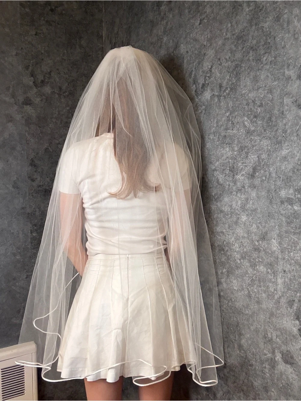 Vintage 1960s Floral Lace Juliet Cap Veil — Fingertip Length